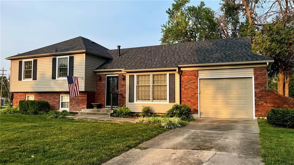 1625 S Orchard Drive — photo 1