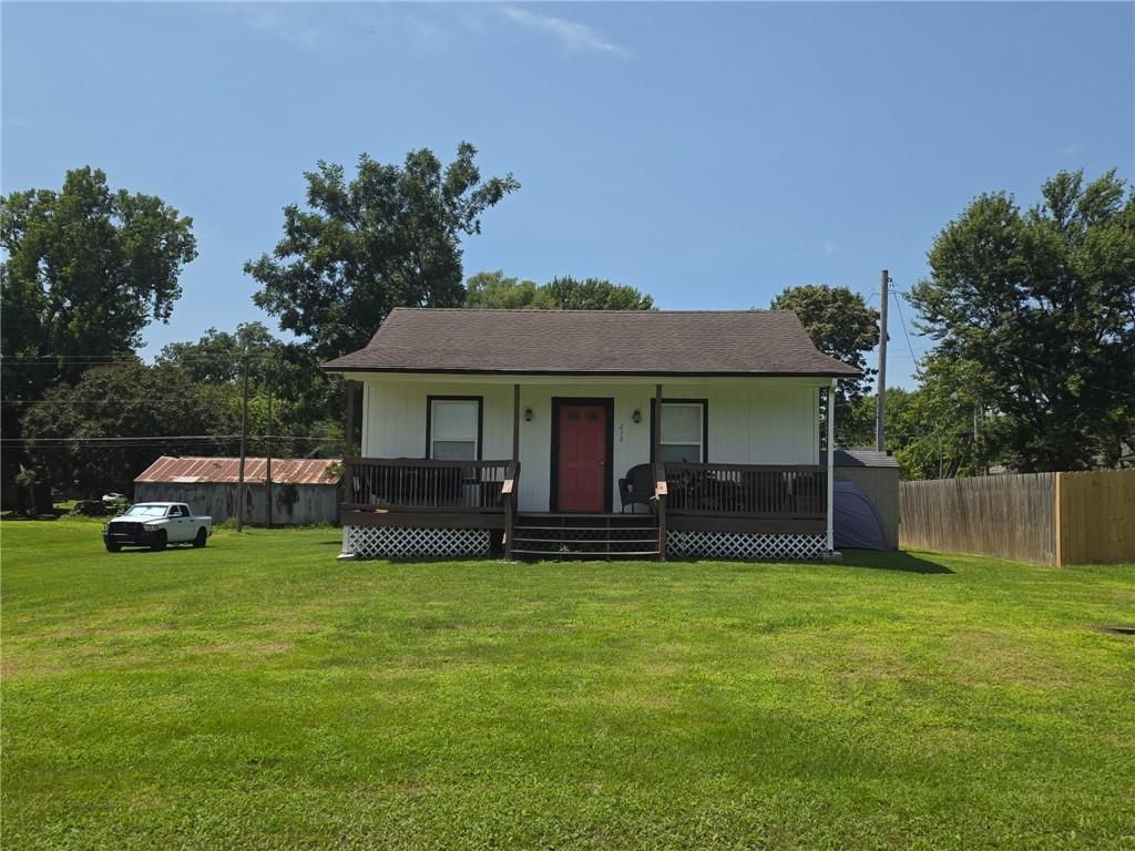 212 S Poplar Street — photo 1