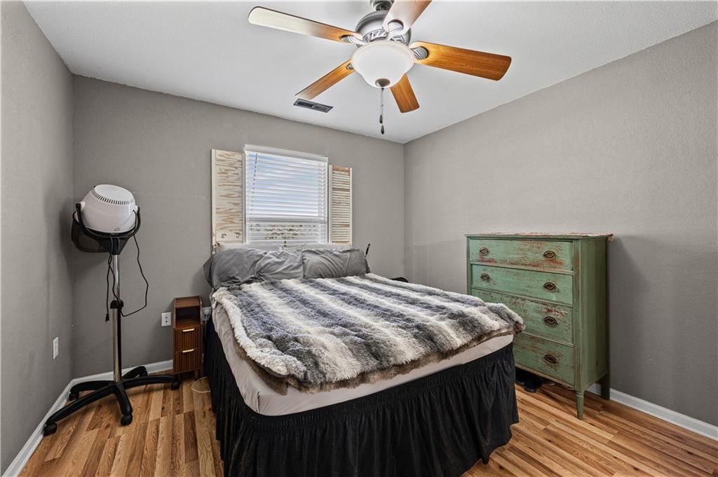 212 S Poplar Street — photo 14