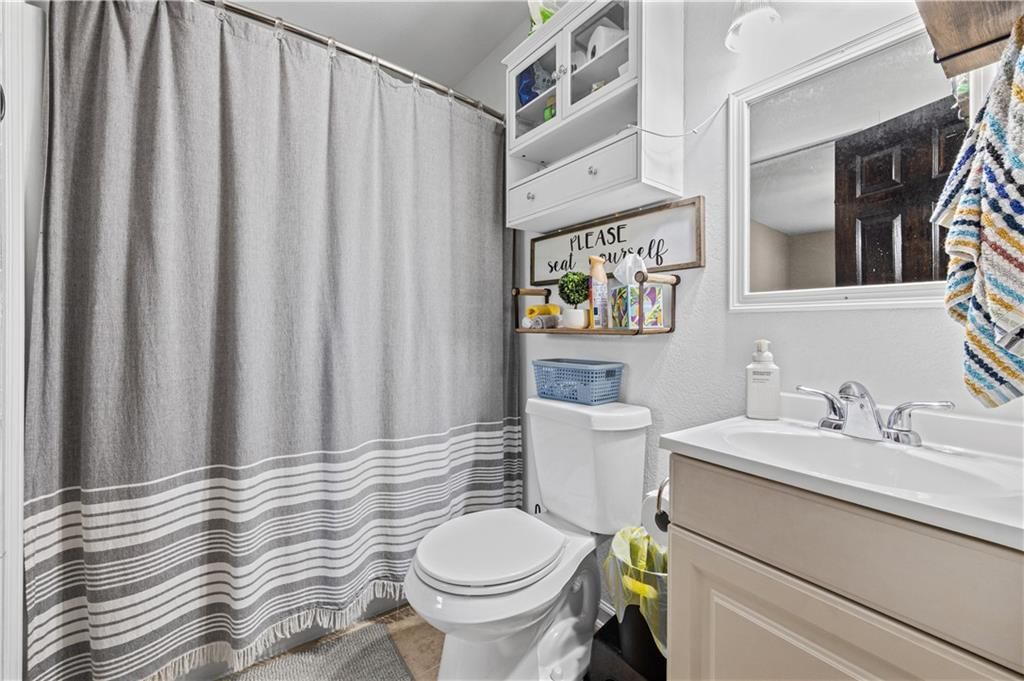 212 S Poplar Street — photo 16