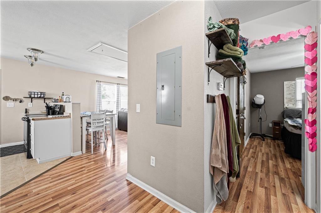 212 S Poplar Street — photo 19