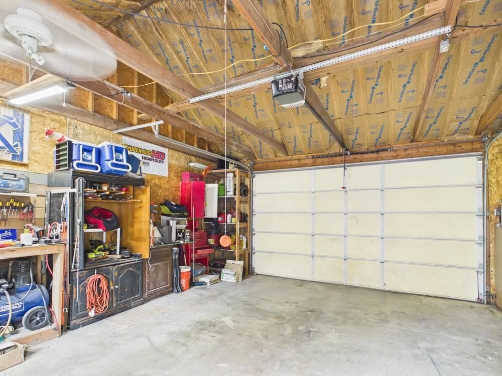 216 Andrick Street — photo 9