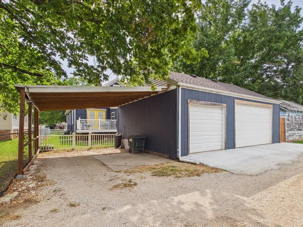 216 Andrick Street — photo 14