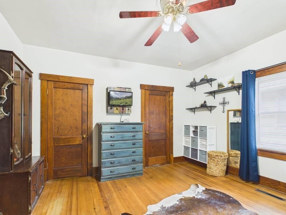 216 Andrick Street — photo 18