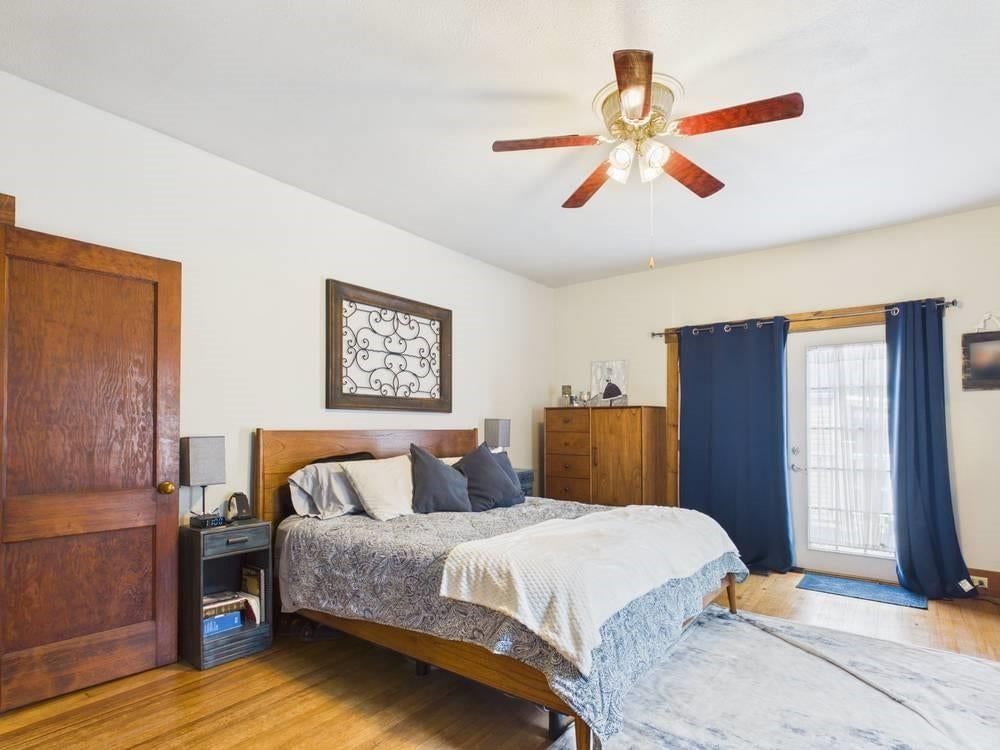 216 Andrick Street — photo 23