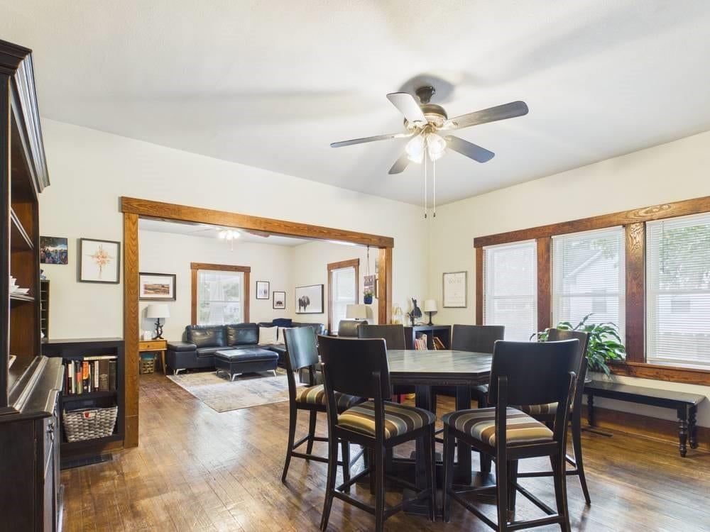 216 Andrick Street — photo 32
