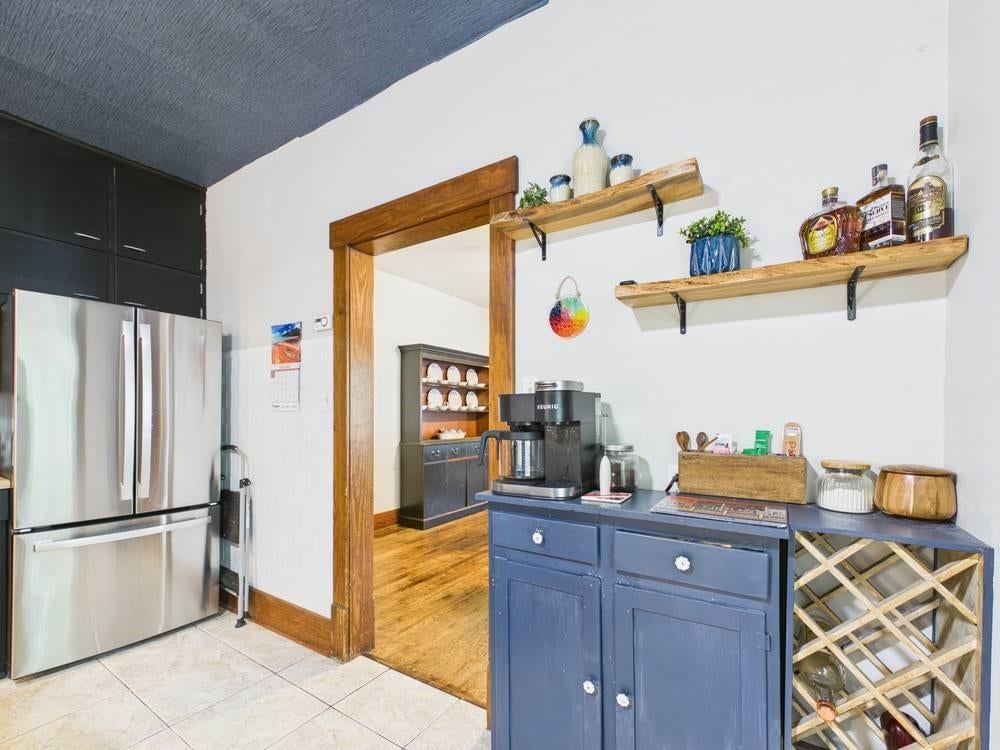 216 Andrick Street — photo 34