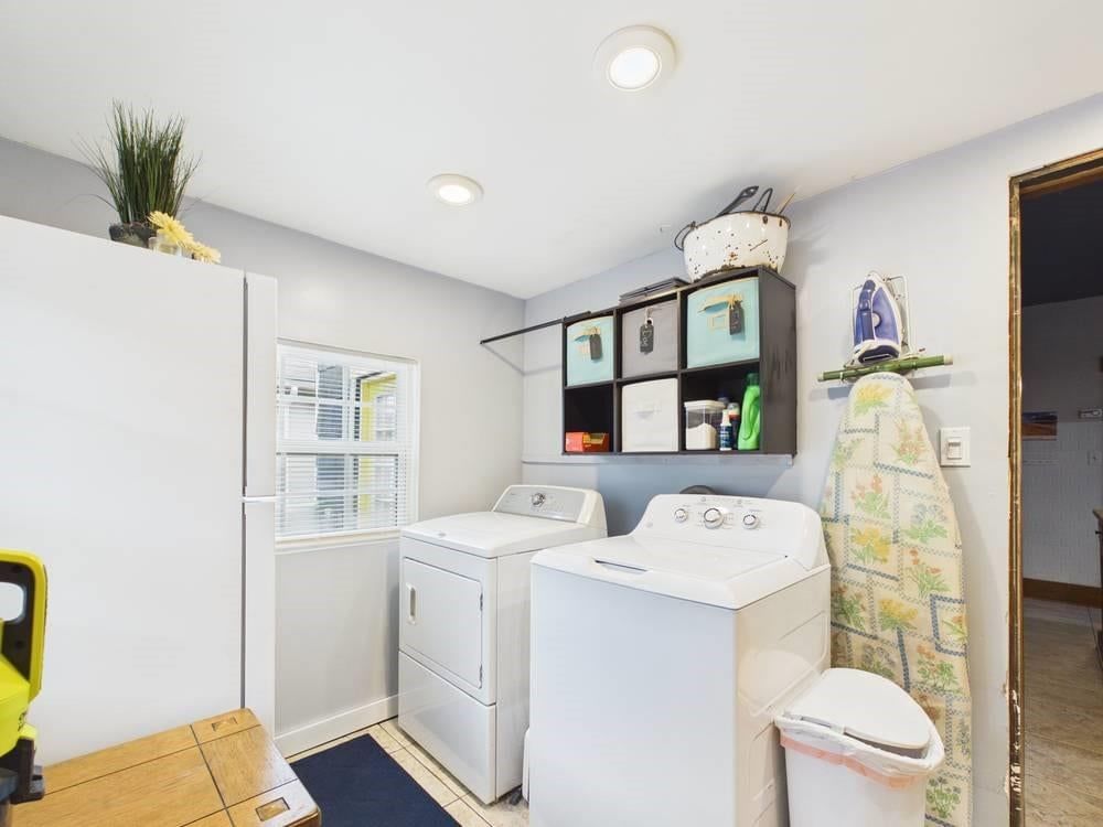 216 Andrick Street — photo 39