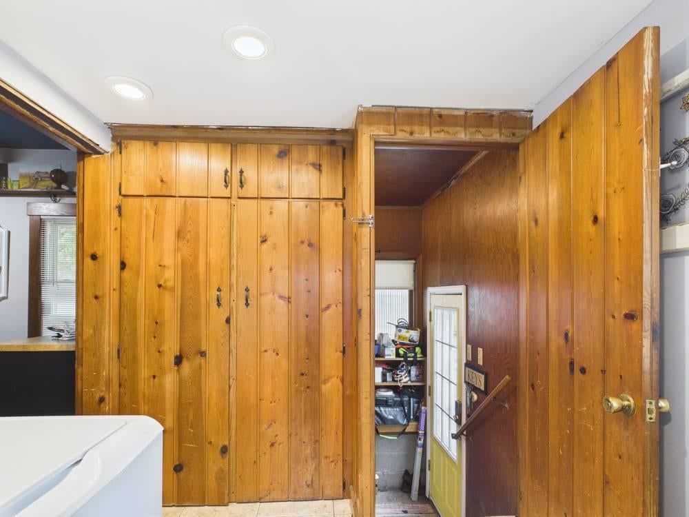 216 Andrick Street — photo 42