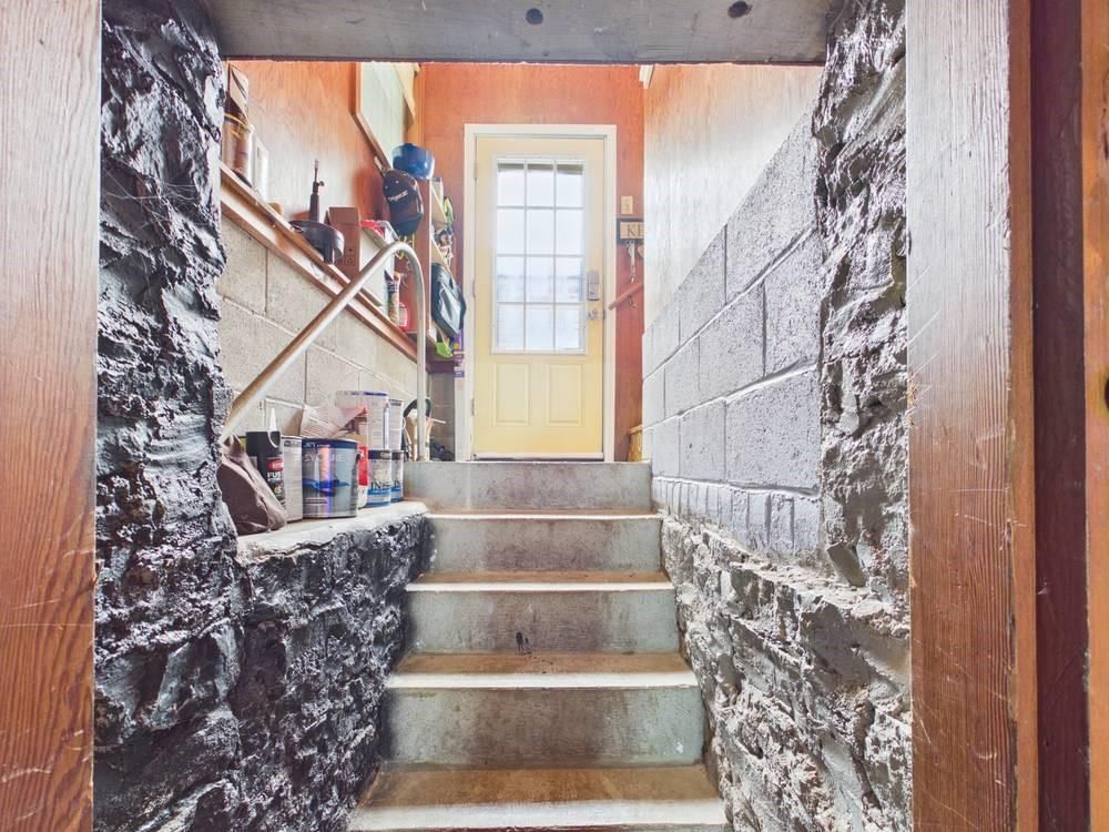 216 Andrick Street — photo 43