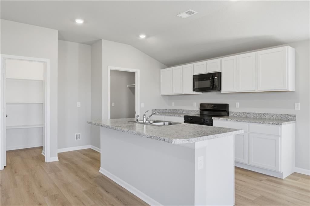 827 N Pear Street — photo 6