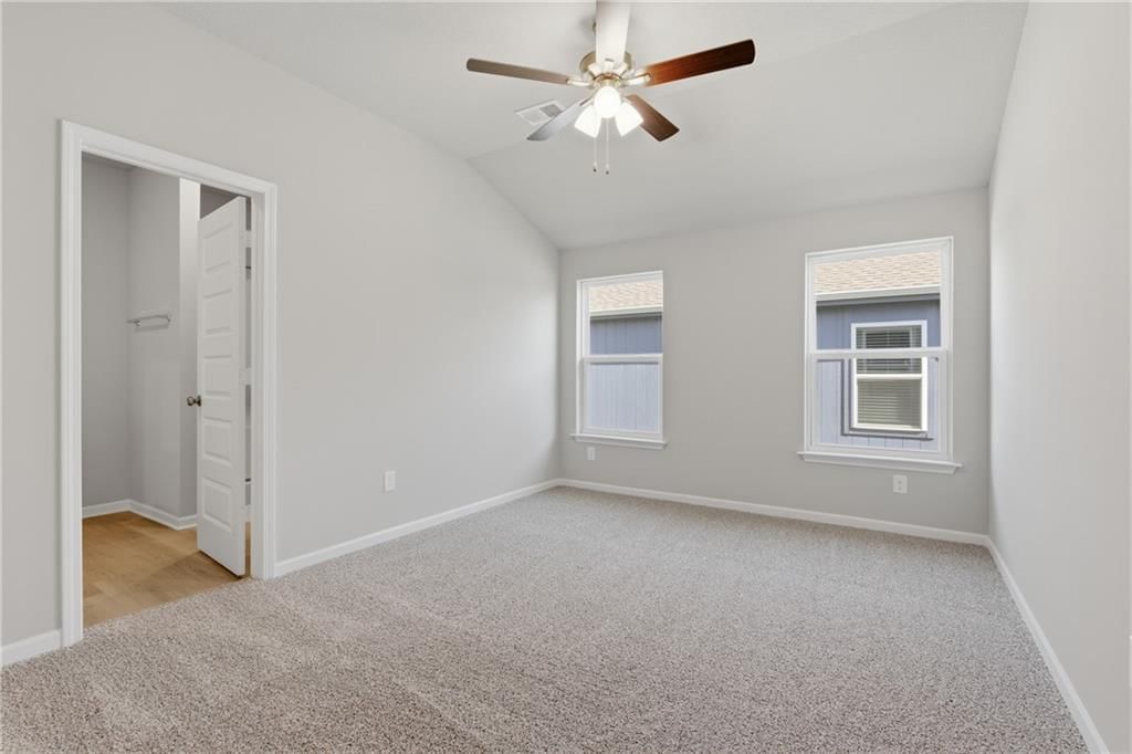 827 N Pear Street — photo 12