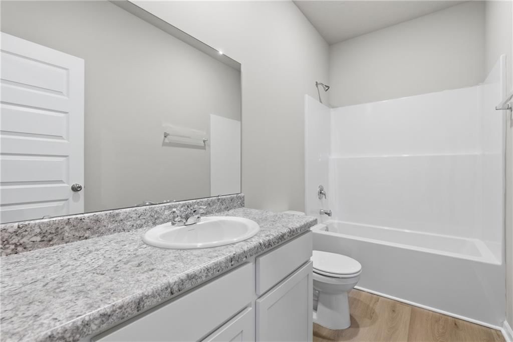 827 N Pear Street — photo 17