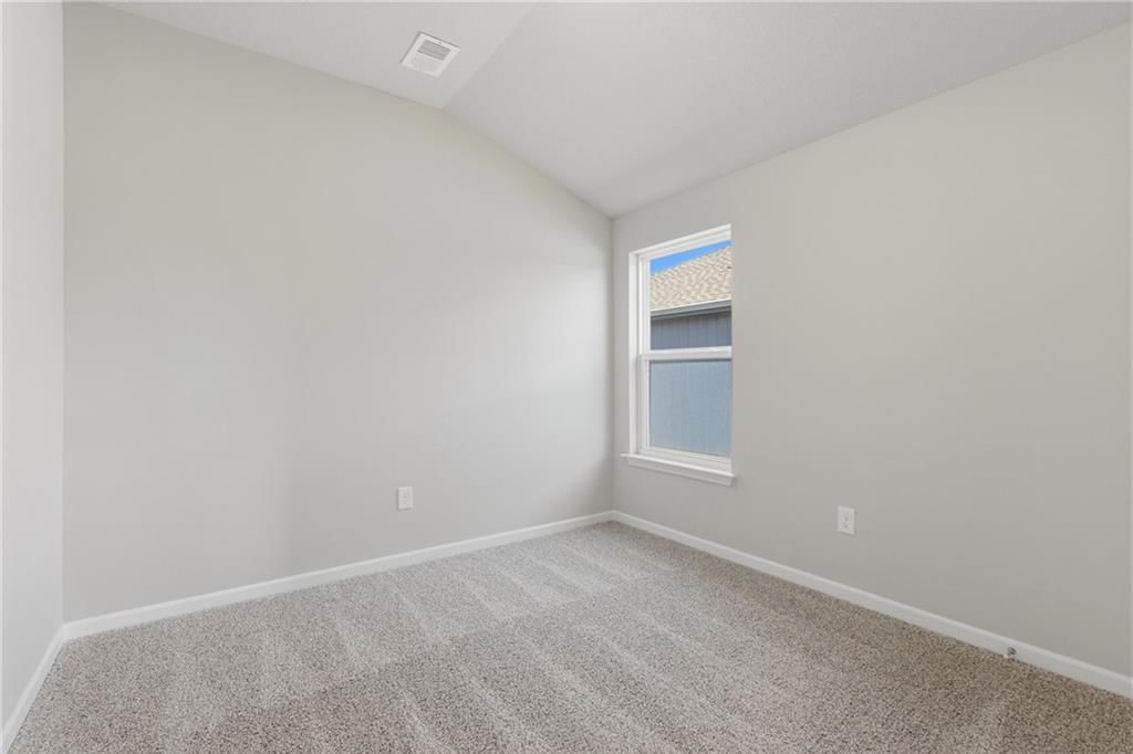 827 N Pear Street — photo 18