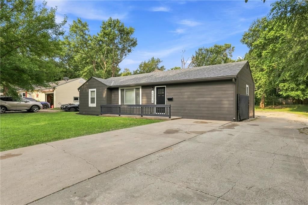10518 Palmer Avenue — photo 2