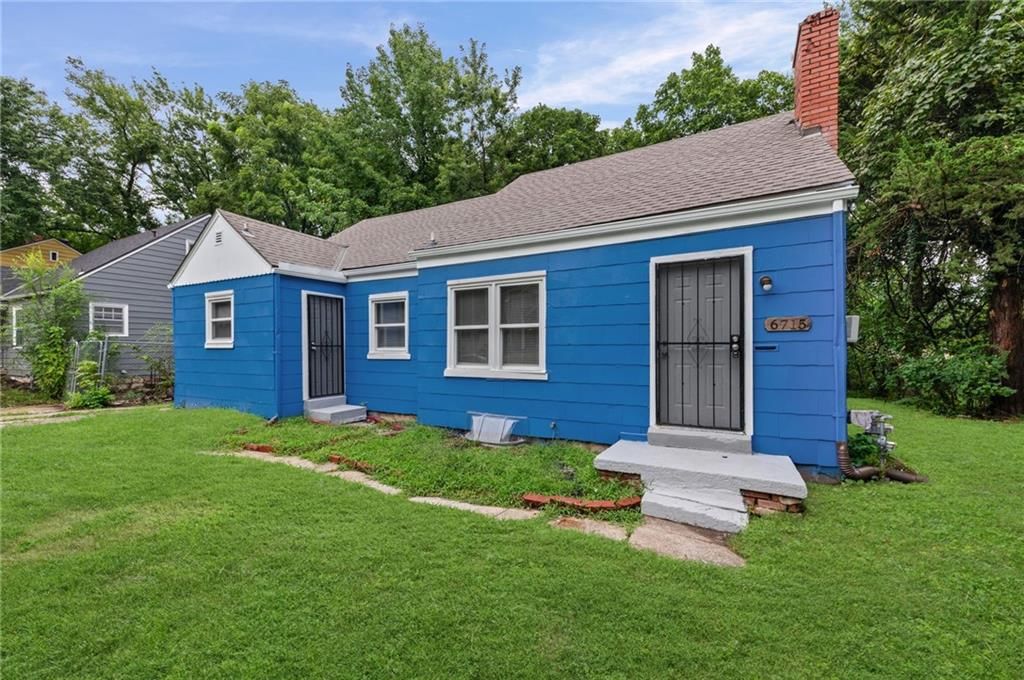 6715 Walrond Avenue — photo 2