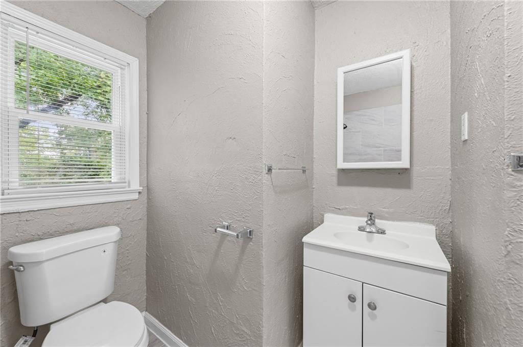 6715 Walrond Avenue — photo 13