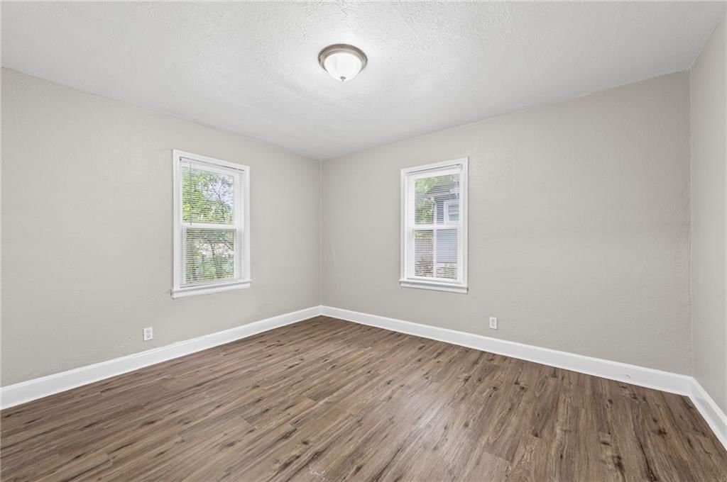 6715 Walrond Avenue — photo 15
