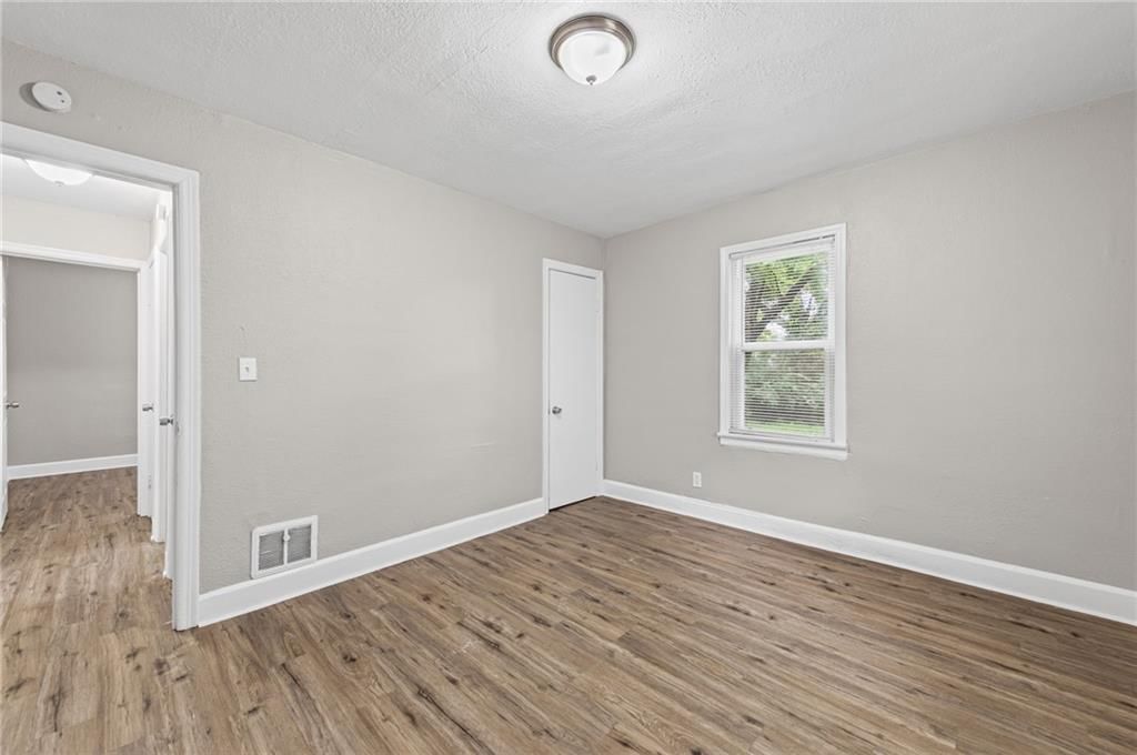 6715 Walrond Avenue — photo 16