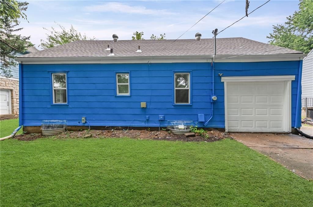 6715 Walrond Avenue — photo 25