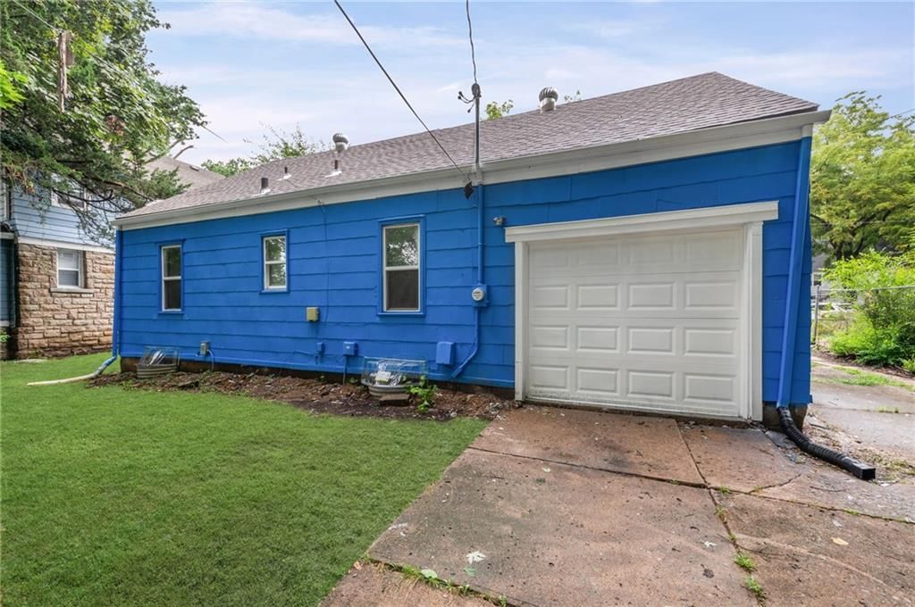 6715 Walrond Avenue — photo 26
