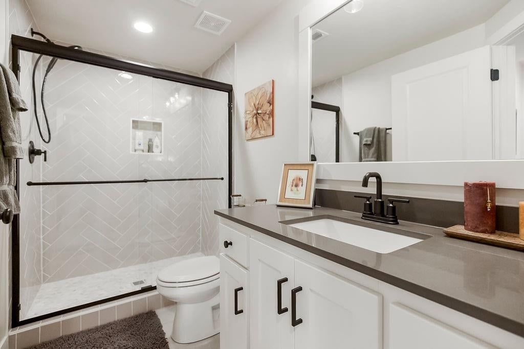 10705 N Bell Street — photo 21
