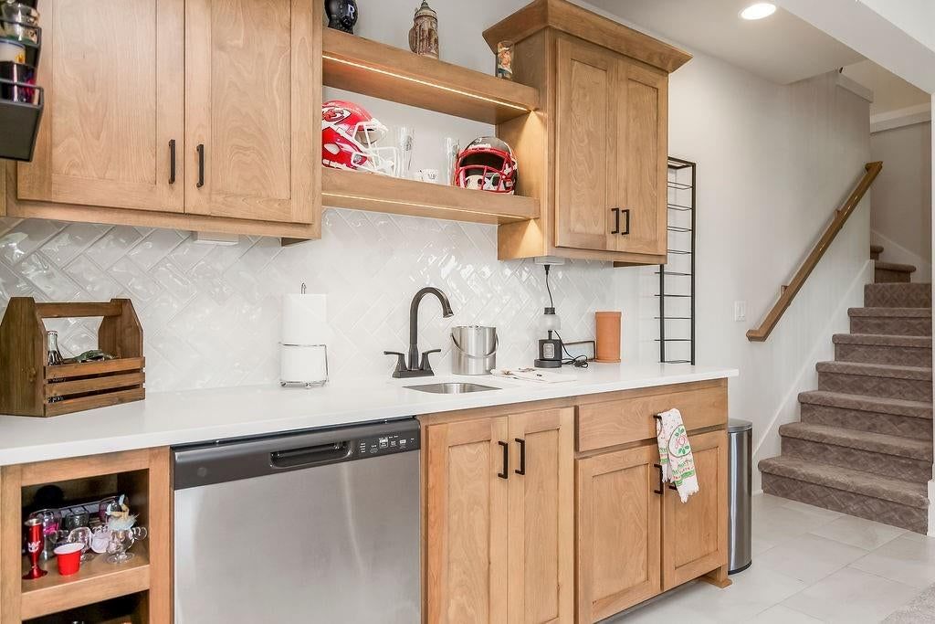 10705 N Bell Street — photo 23