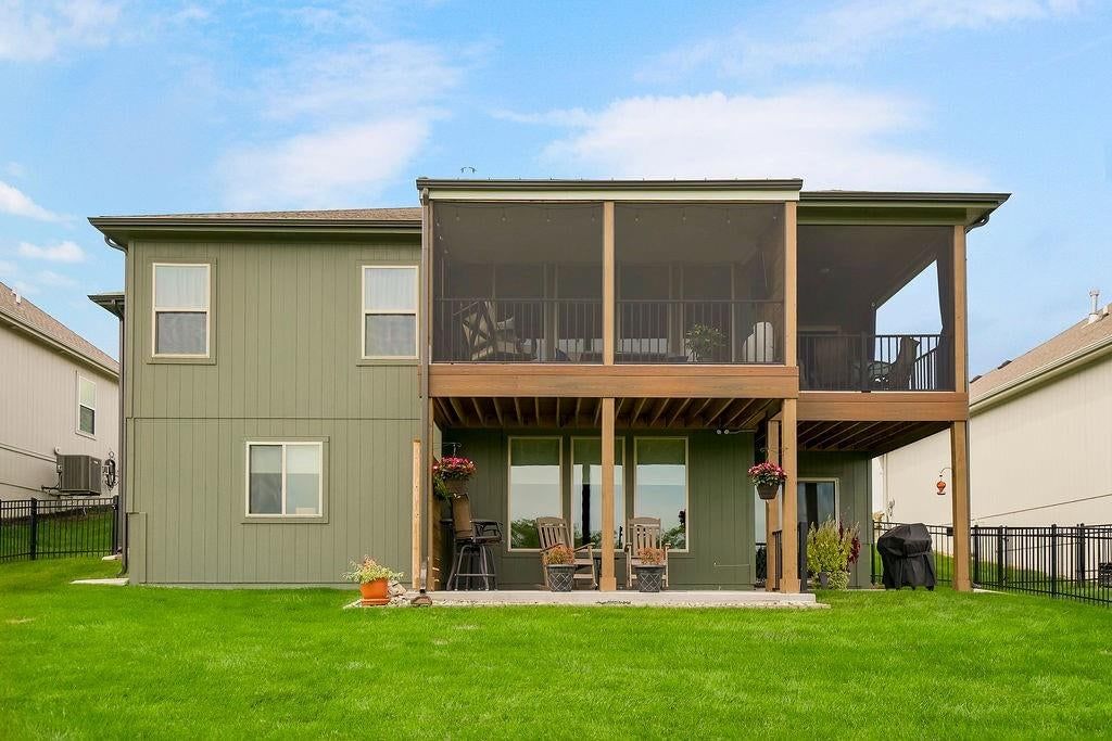 10705 N Bell Street — photo 32