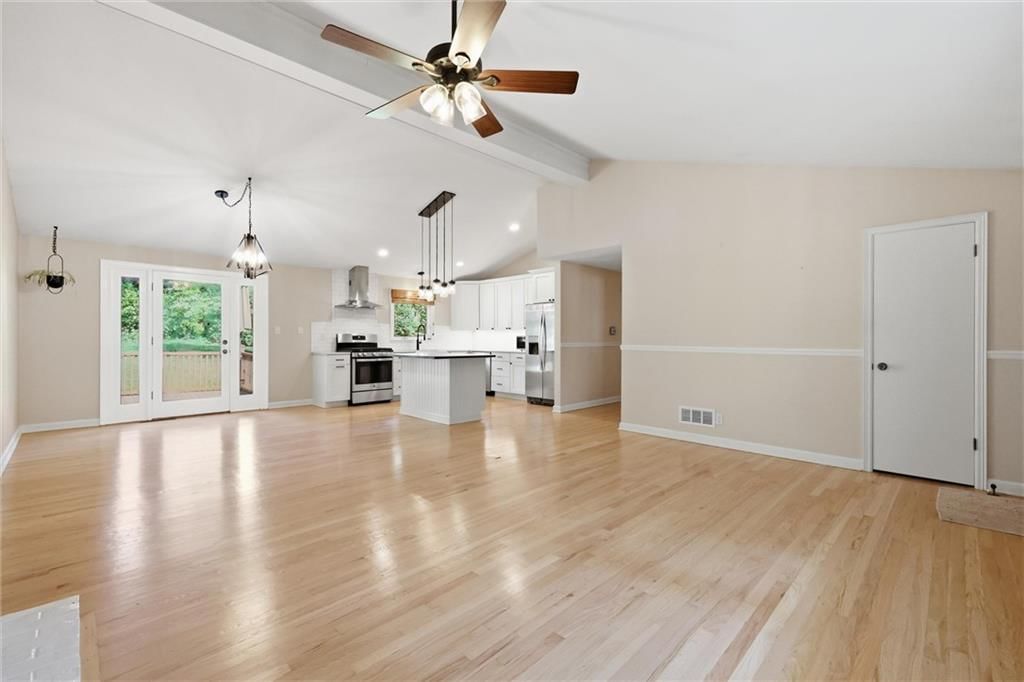 8705 Belleview Avenue — photo 6