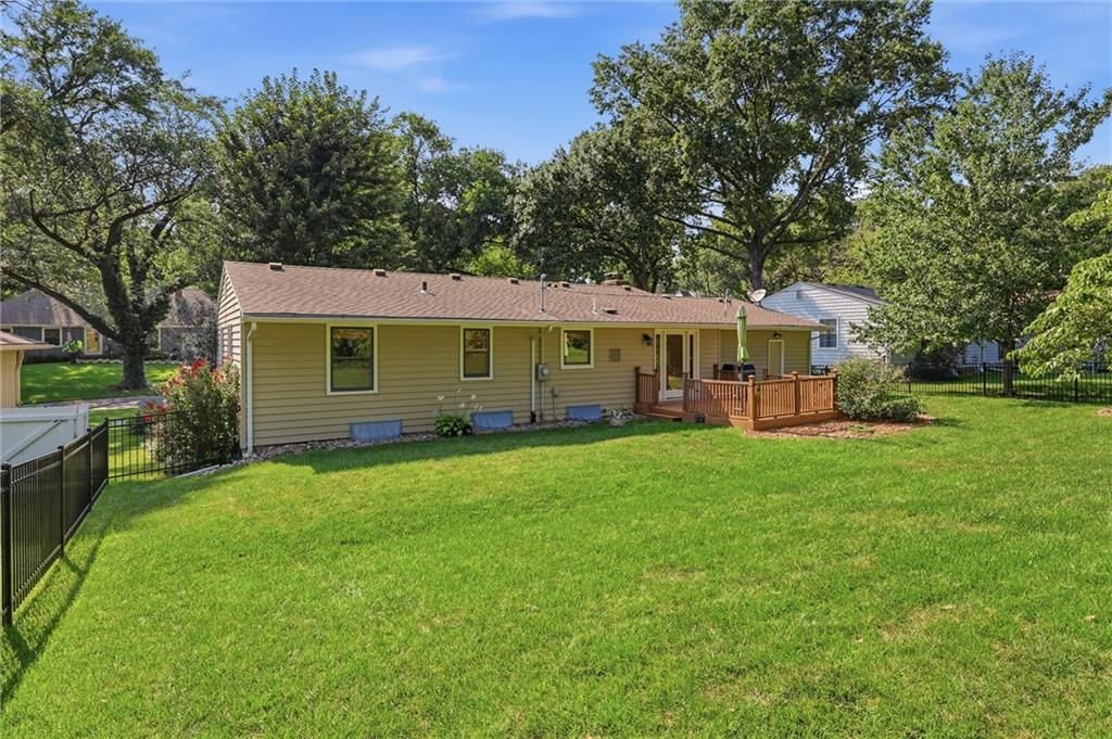 8705 Belleview Avenue — photo 26