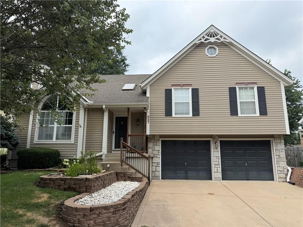 427 SE Franklin Court — photo 1