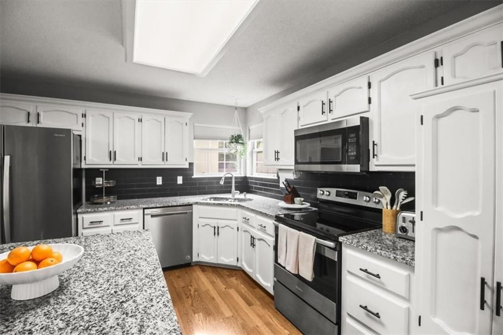 427 SE Franklin Court — photo 4