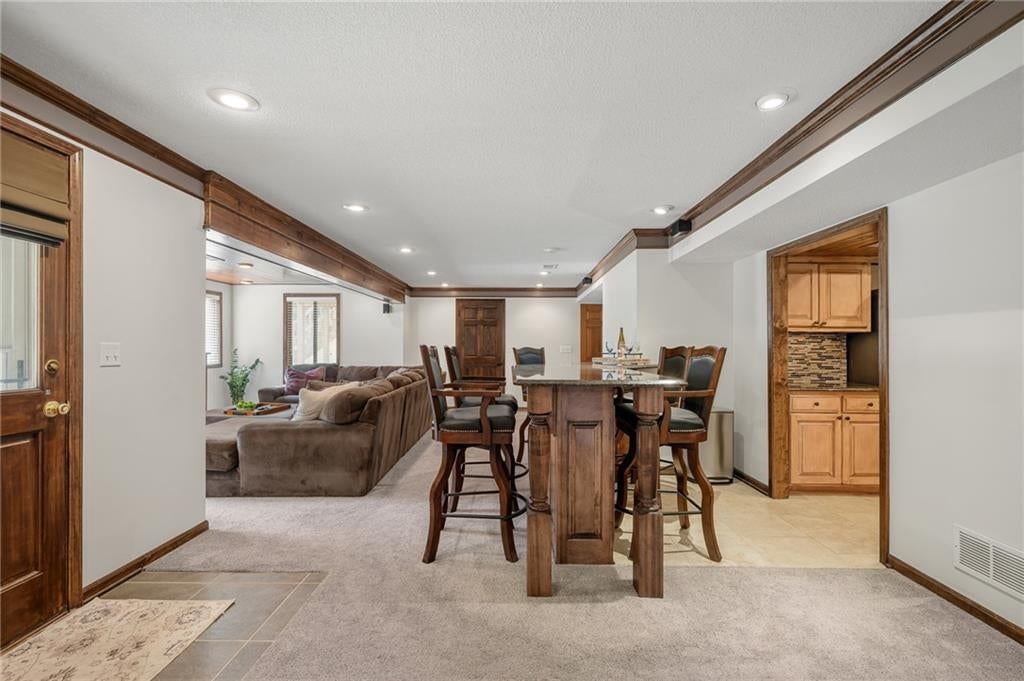 18275 Canterbury Road — photo 47