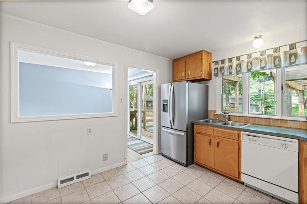 10330 Dearborn Drive — photo 13