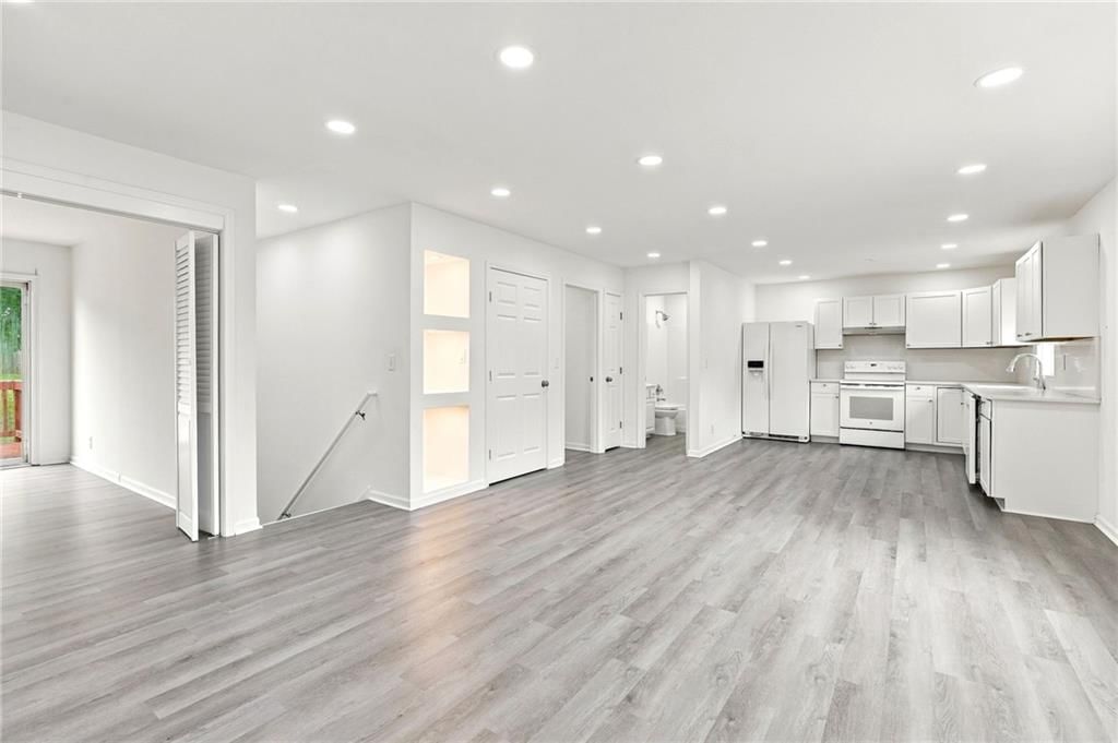 7331 N Crystal Avenue — photo 2
