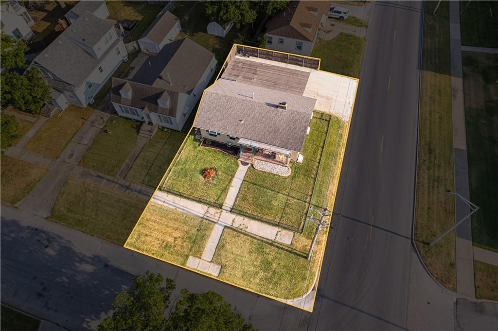 1323 W 3rd Street — photo 5
