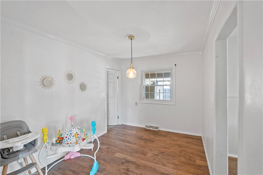 1323 W 3rd Street — photo 17