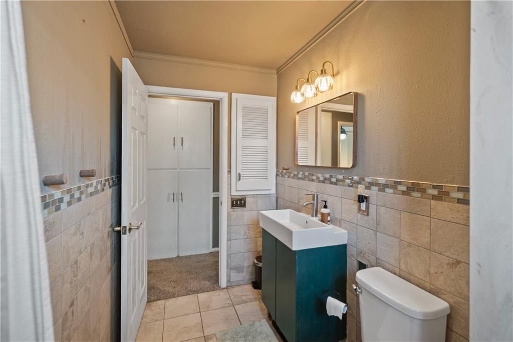 1323 W 3rd Street — photo 31