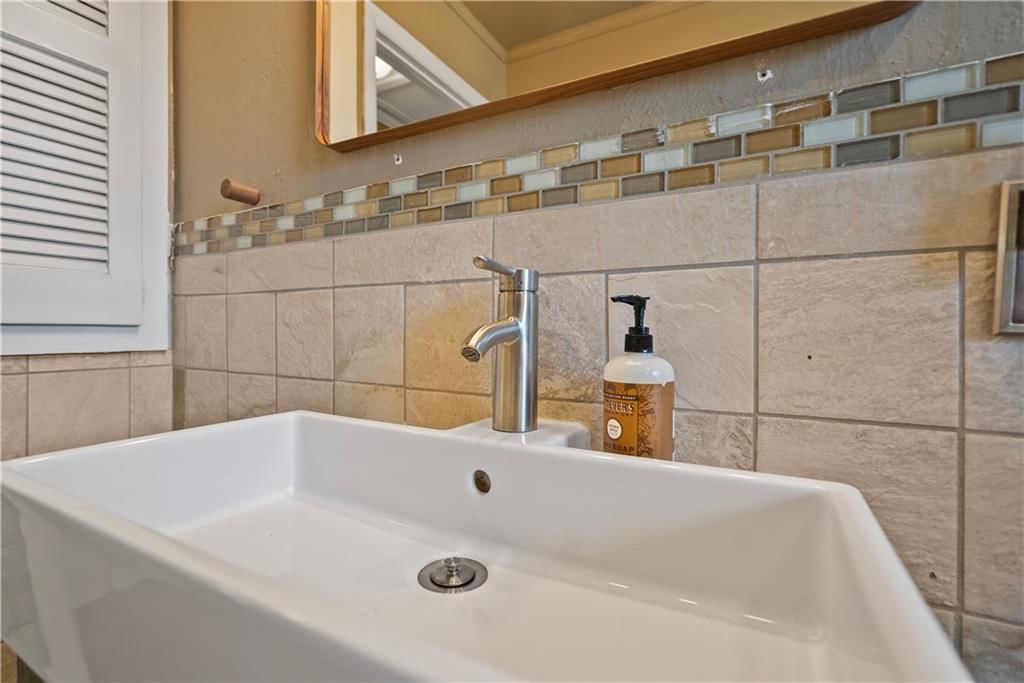 1323 W 3rd Street — photo 32