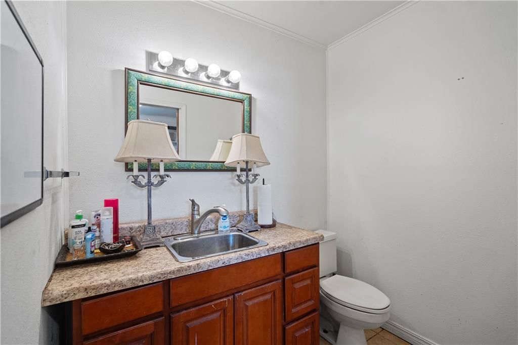 1323 W 3rd Street — photo 45