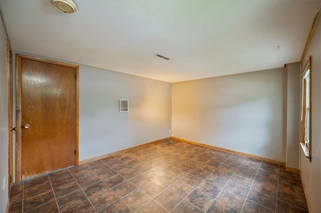 127 Collette Street — photo 4