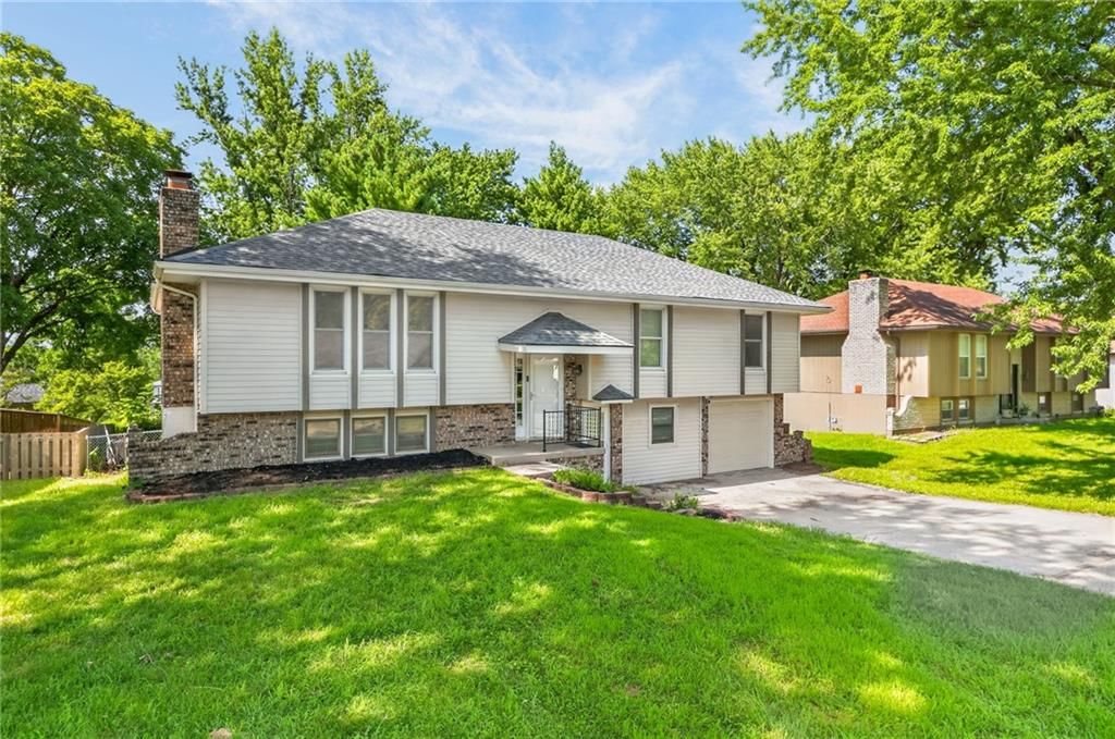 5524 NW Raintree Drive — photo 3