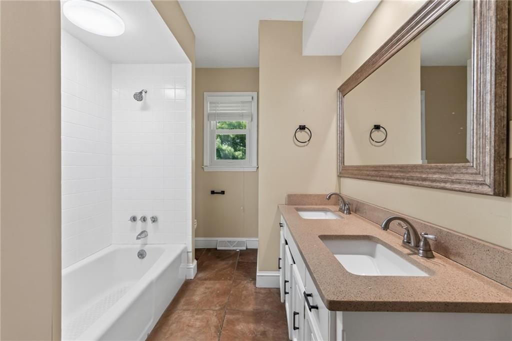 5524 NW Raintree Drive — photo 25