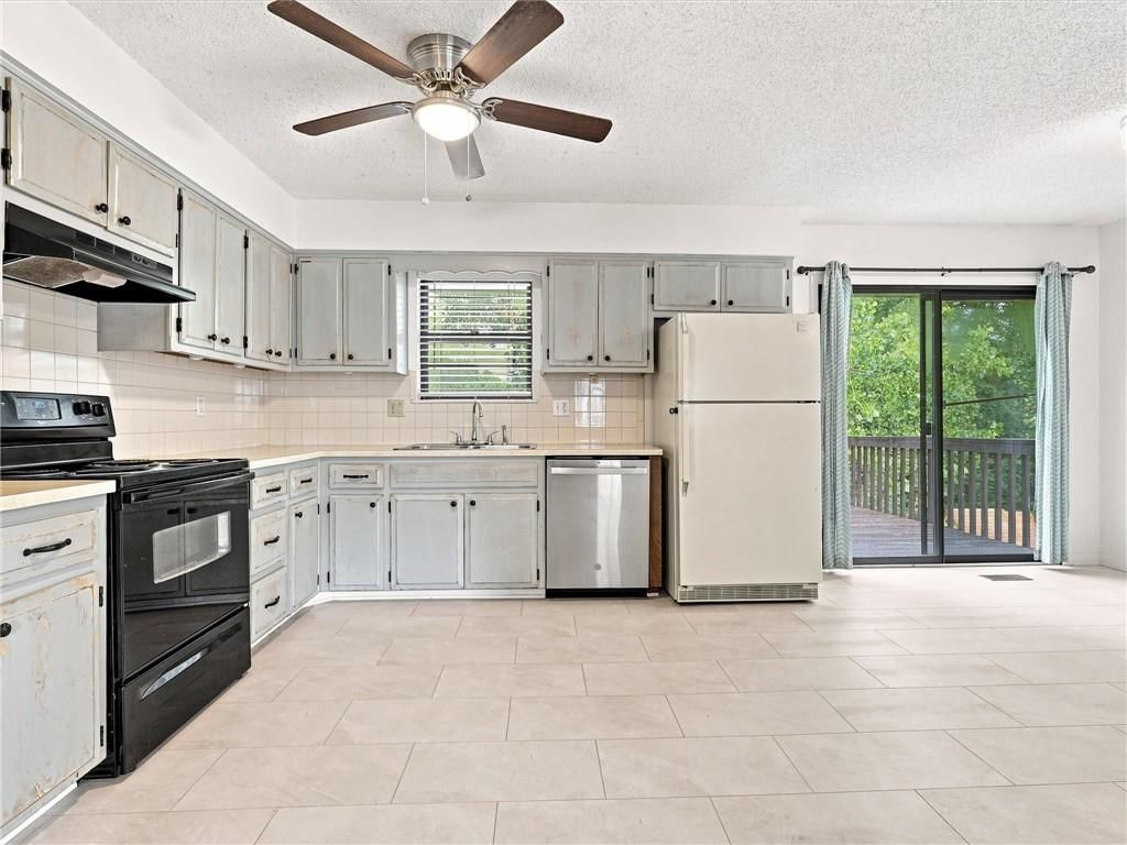 3704 N Woodland Avenue — photo 7
