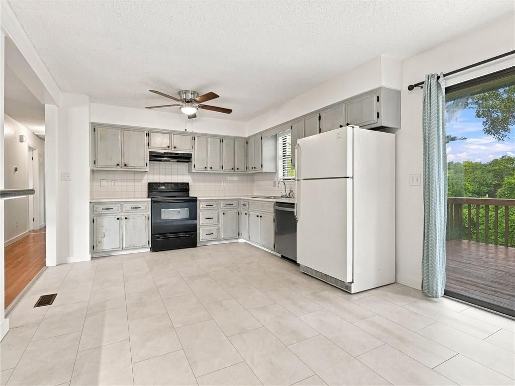 3704 N Woodland Avenue — photo 10