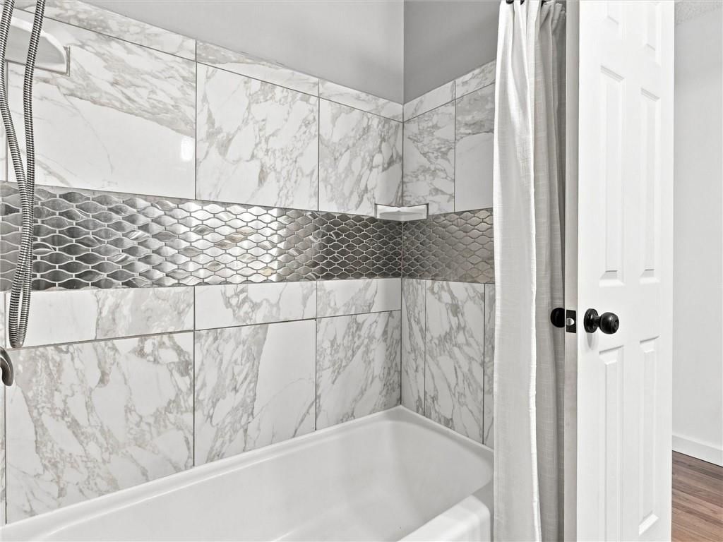 3704 N Woodland Avenue — photo 14
