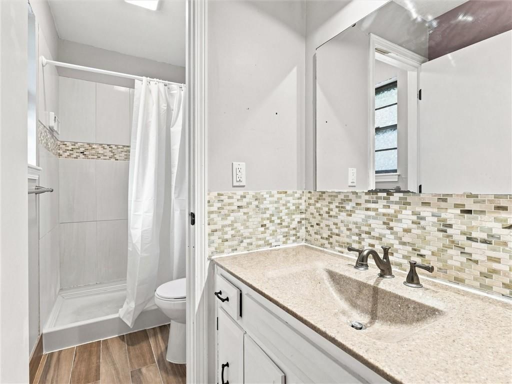 3704 N Woodland Avenue — photo 17