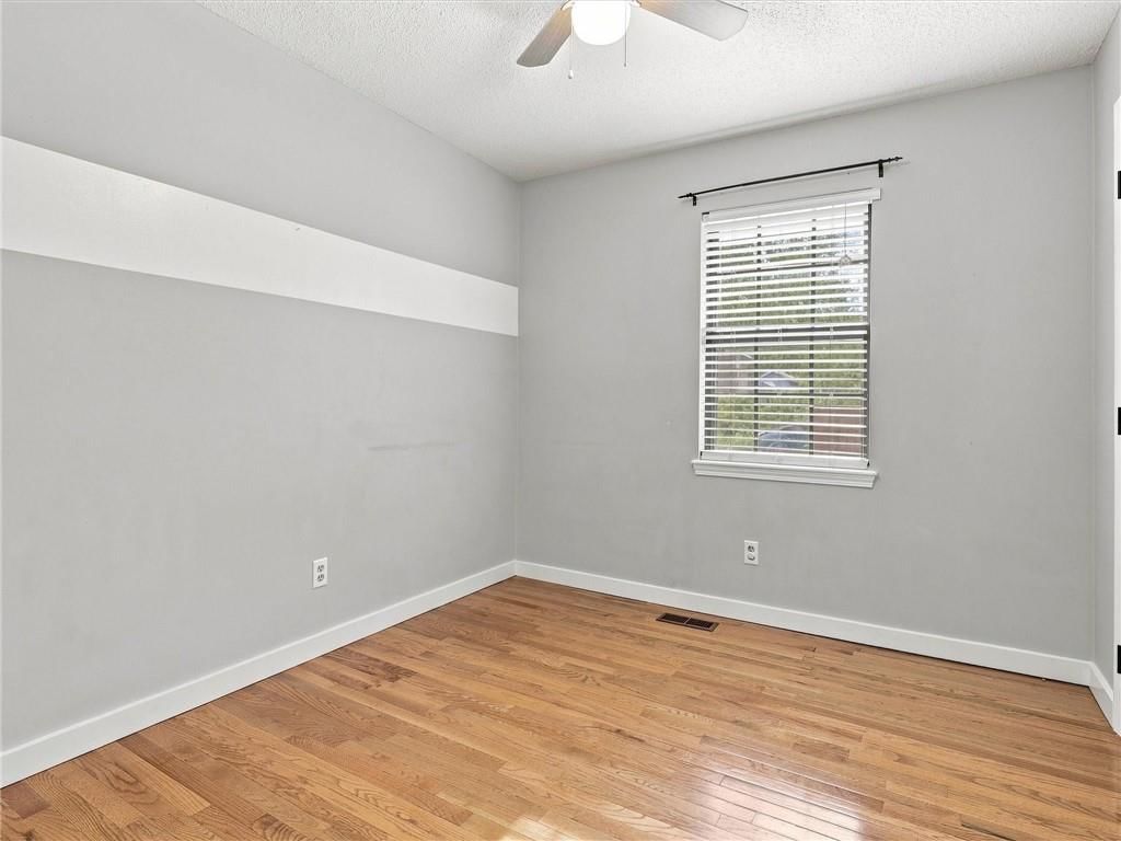 3704 N Woodland Avenue — photo 19