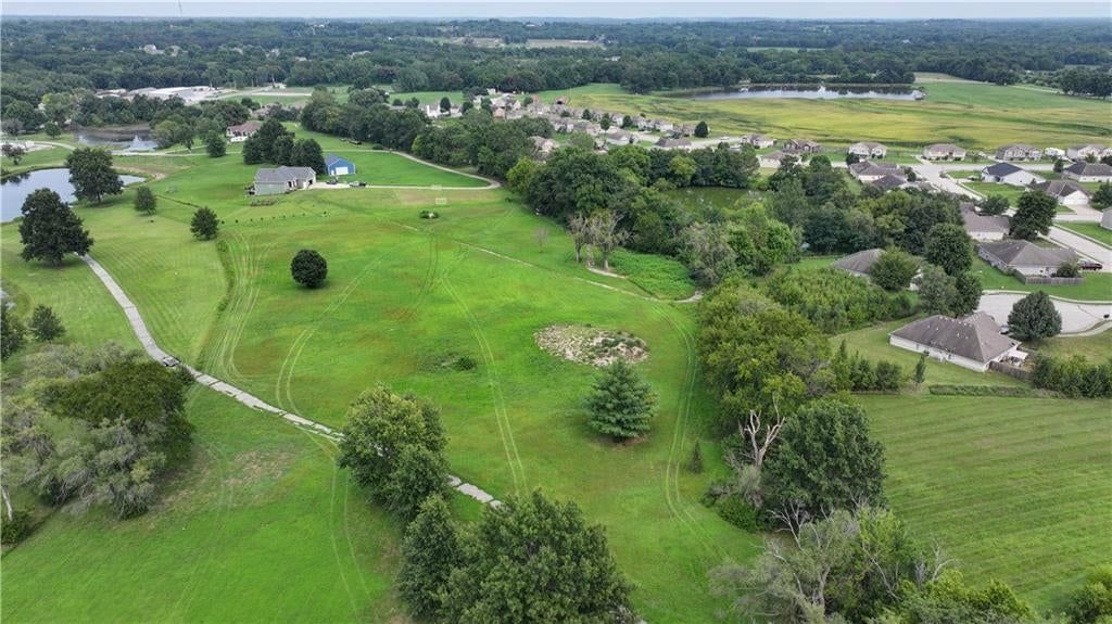 1612 Country Club Drive — photo 3