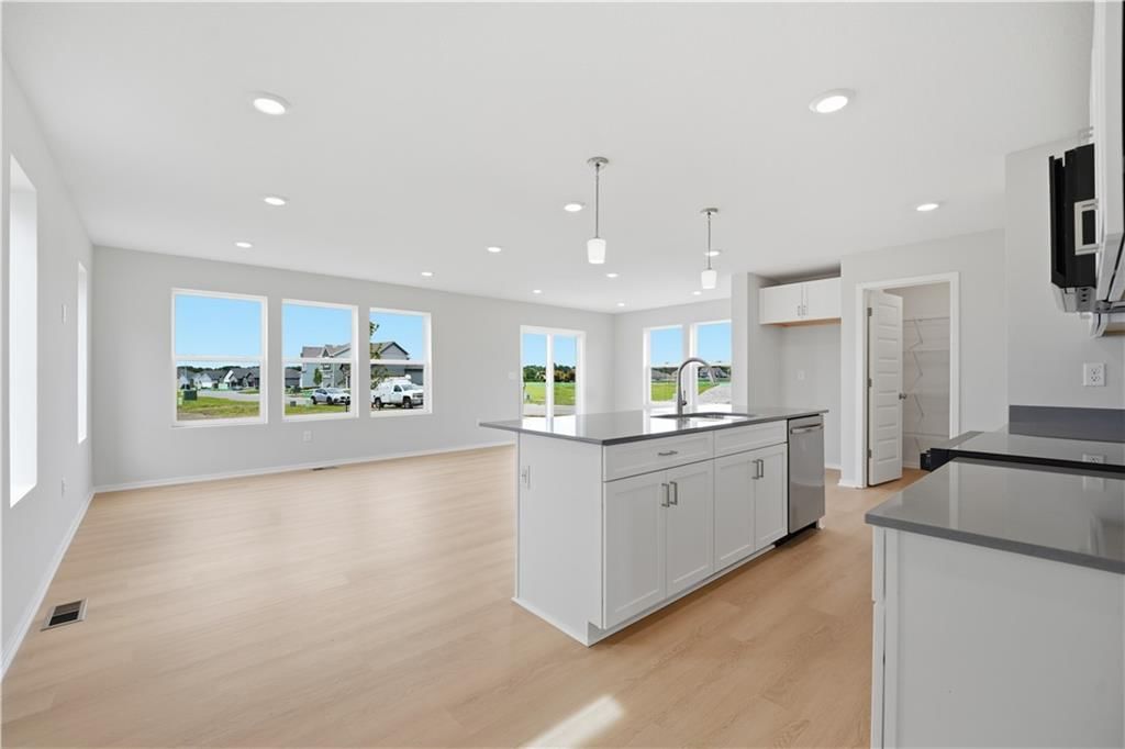 1328 SE Windbreak Drive — photo 5